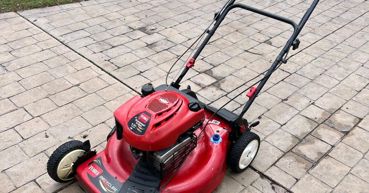 Toro Recycler Self Propelled Walk Behind Lawn Mower for 50 in Eden