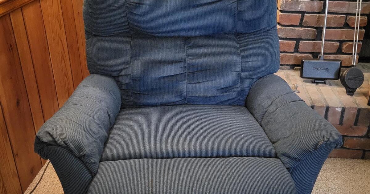 Recliner for 20 in Pittsburgh, PA Finds — Nextdoor
