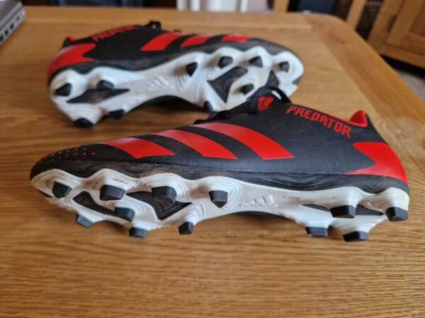 Adidas predator shop moulded studs