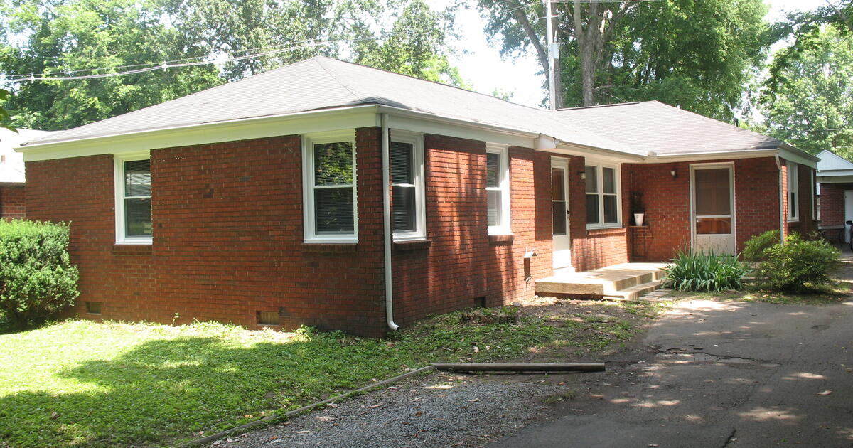 Duplex 2 Bedrooms, 1 Bath Cherokee Park for 1575 in Nashville, TN
