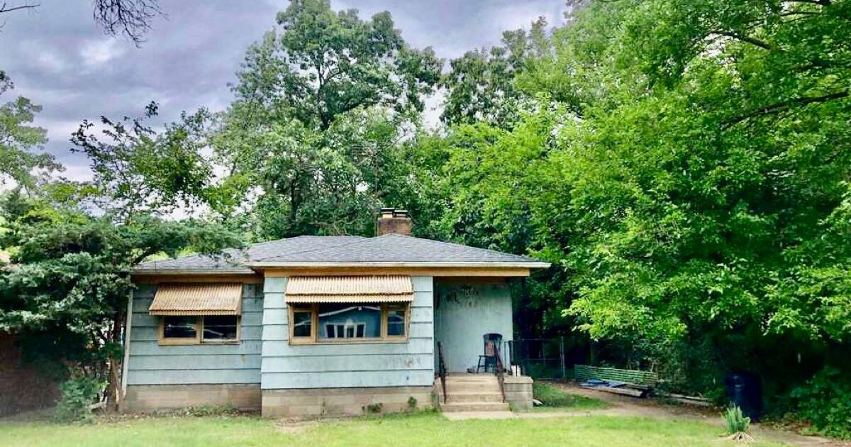 7740 Locust Ave. Miller Beach Gary, IN 46403 for 259000 in Gary, IN