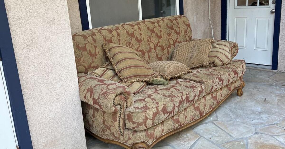 Full size sofa for Free in Thousand Oaks, CA For Sale & Free — Nextdoor