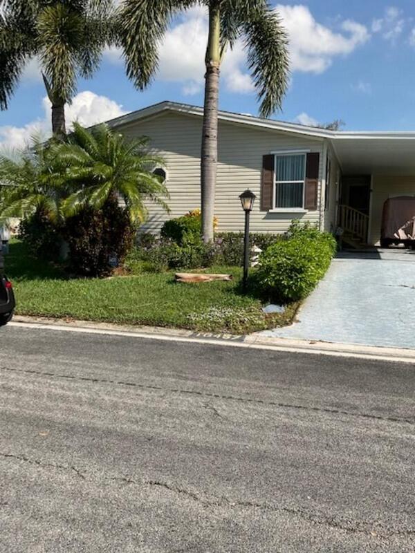 2/B/2B /Bonus Room For Sale JUST REDUCED 47,500 Call Sheila or Sam May 7723703177 for 47500