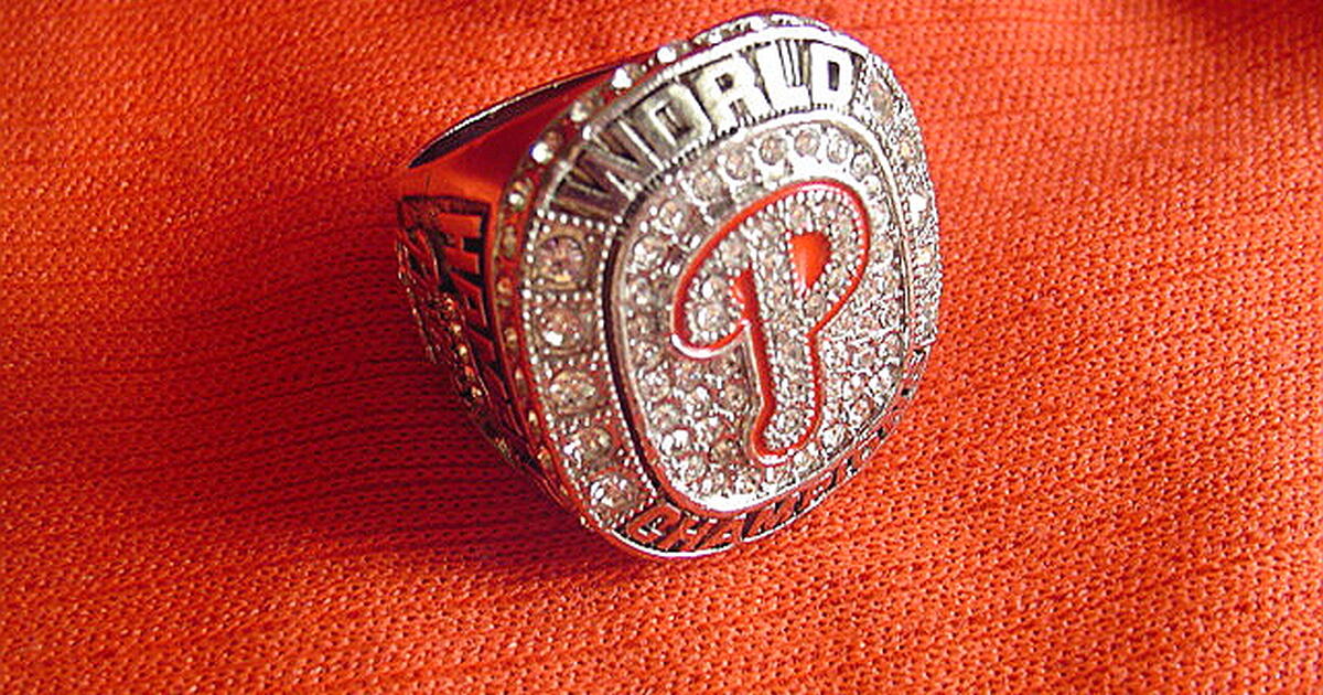 2008 Philadelphia Phillies World Series Replica Ring- Cole Hamels for - 2008 Phillies World Series Ring Replica