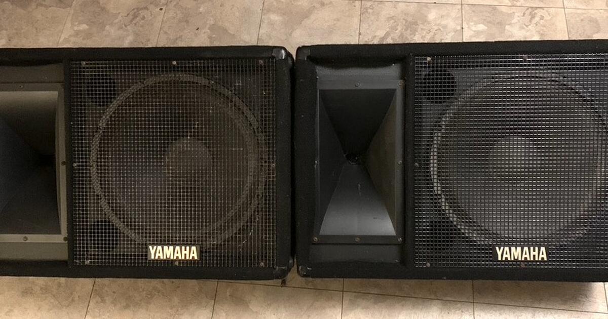 Yamaha SM15V Club Series 1000W Wedge Monitor / PA Speaker Good Working