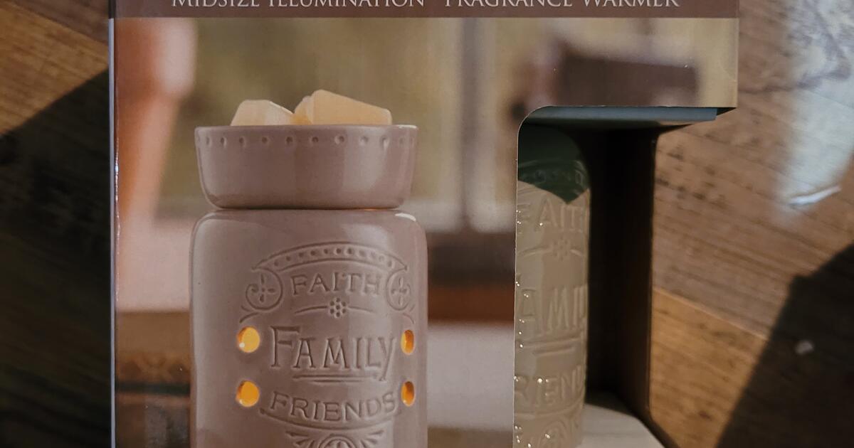 Candles/wax Melts/warmers/diffusers/ Essential Oils in Louisville, KY