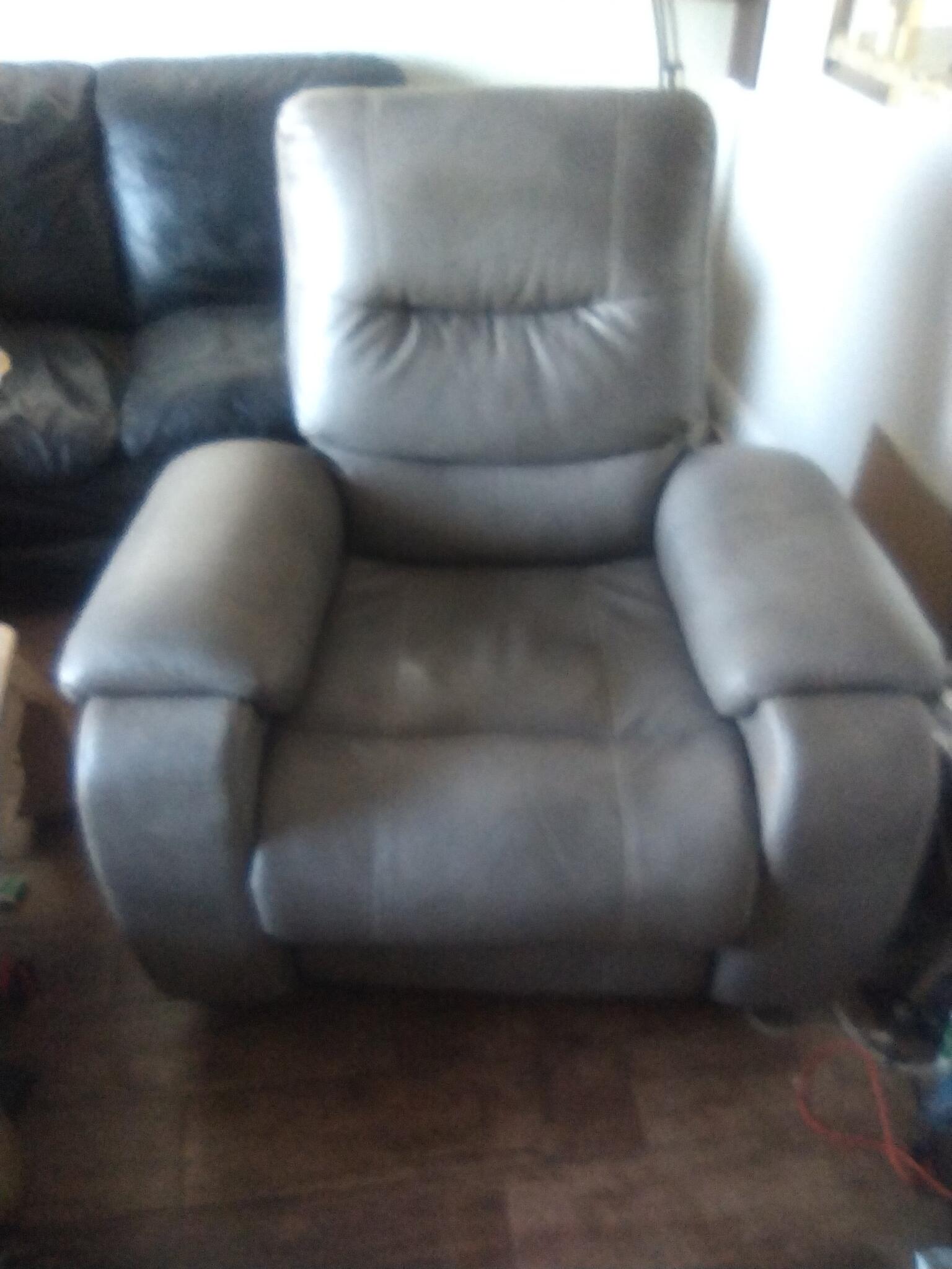 Used Recliner/Rocker for Free in Largo, FL For Sale & Free — Nextdoor