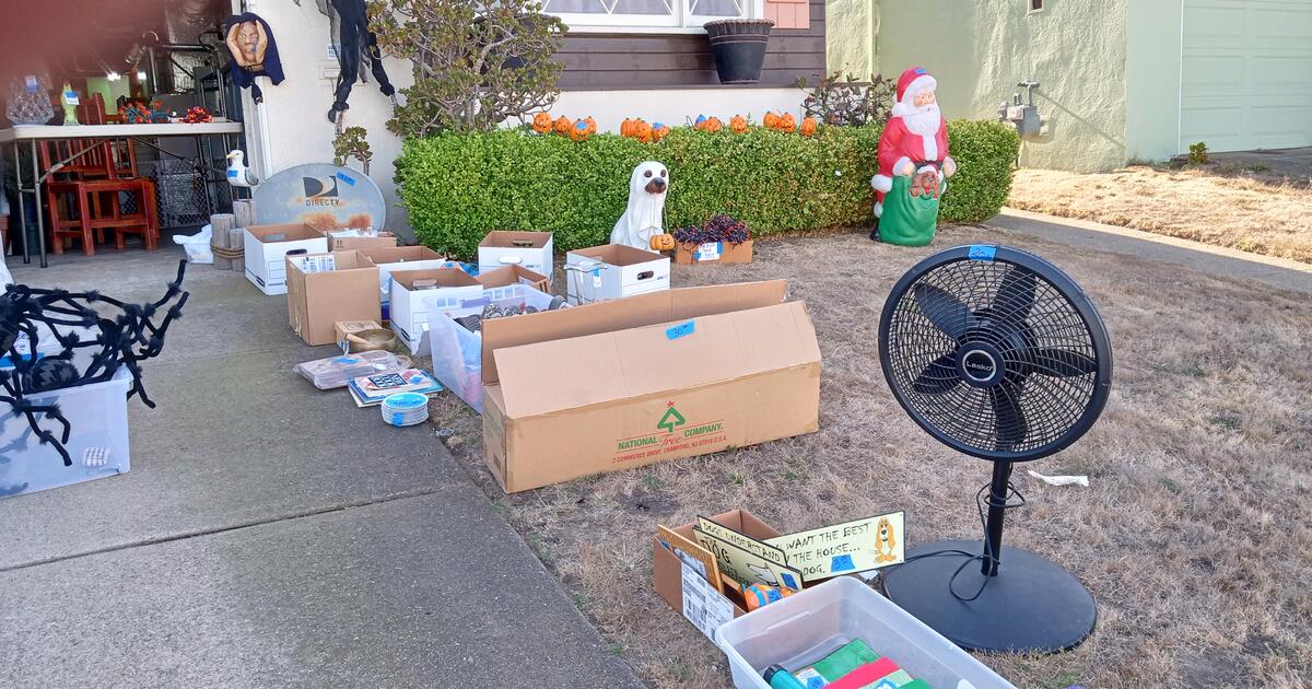 HOLIDAY YARD SALE! $1.00 AND UP for $5 in Daly City, CA | For Sale ...