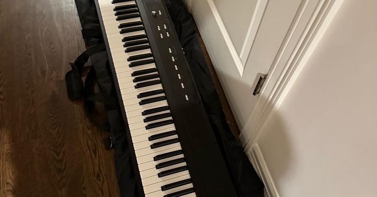 Williams Legato keyboard with stand and bench for 180 in Denver, CO