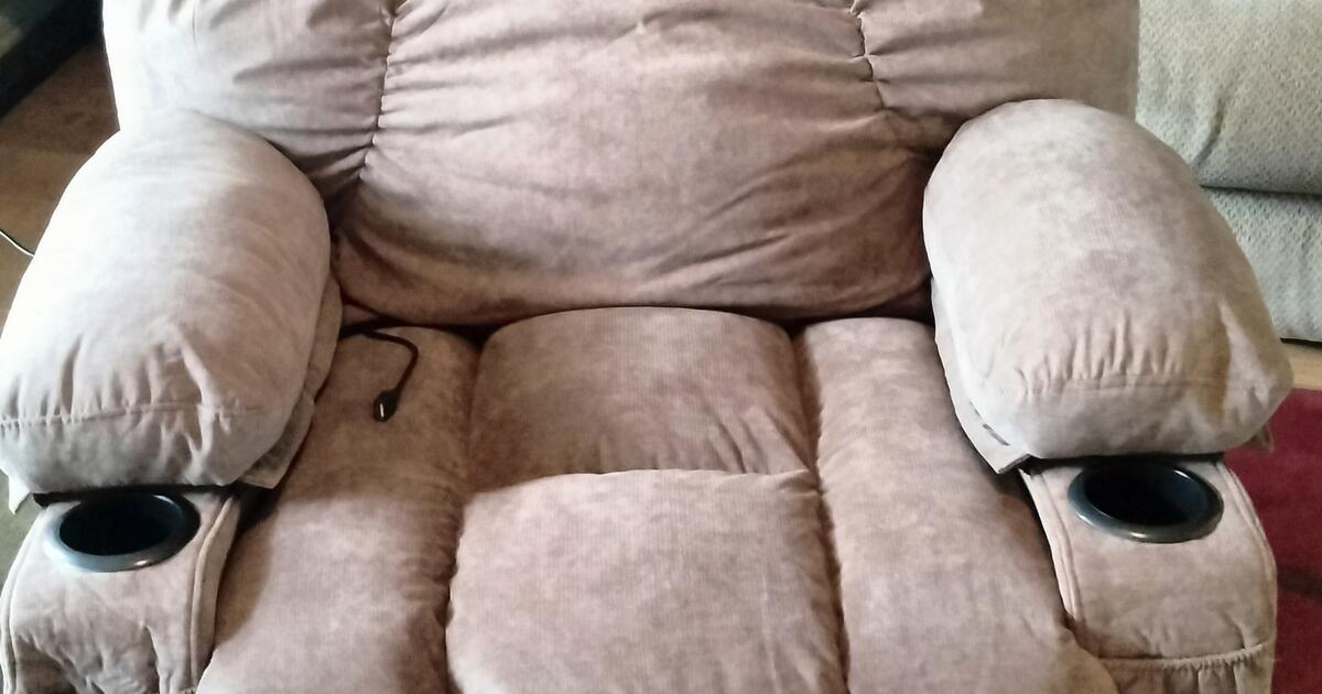 NEW Power Lift Chair with Heat & Massage for 450 in Ocala, FL Finds