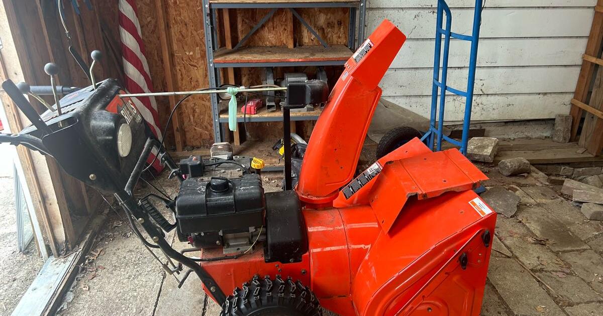 Ariens 926LE SNOTHRO for 250 in Glen Ellyn, IL For Sale & Free