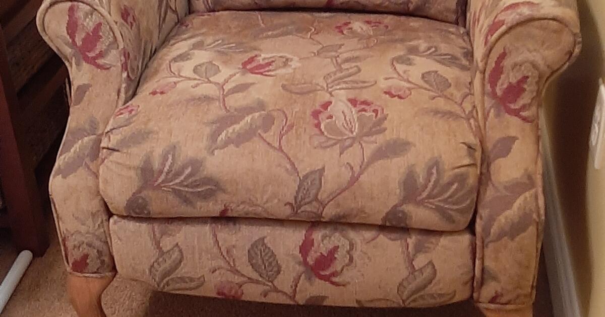 Recliners Push Back in Harrisburg, PA For Sale & Free — Nextdoor
