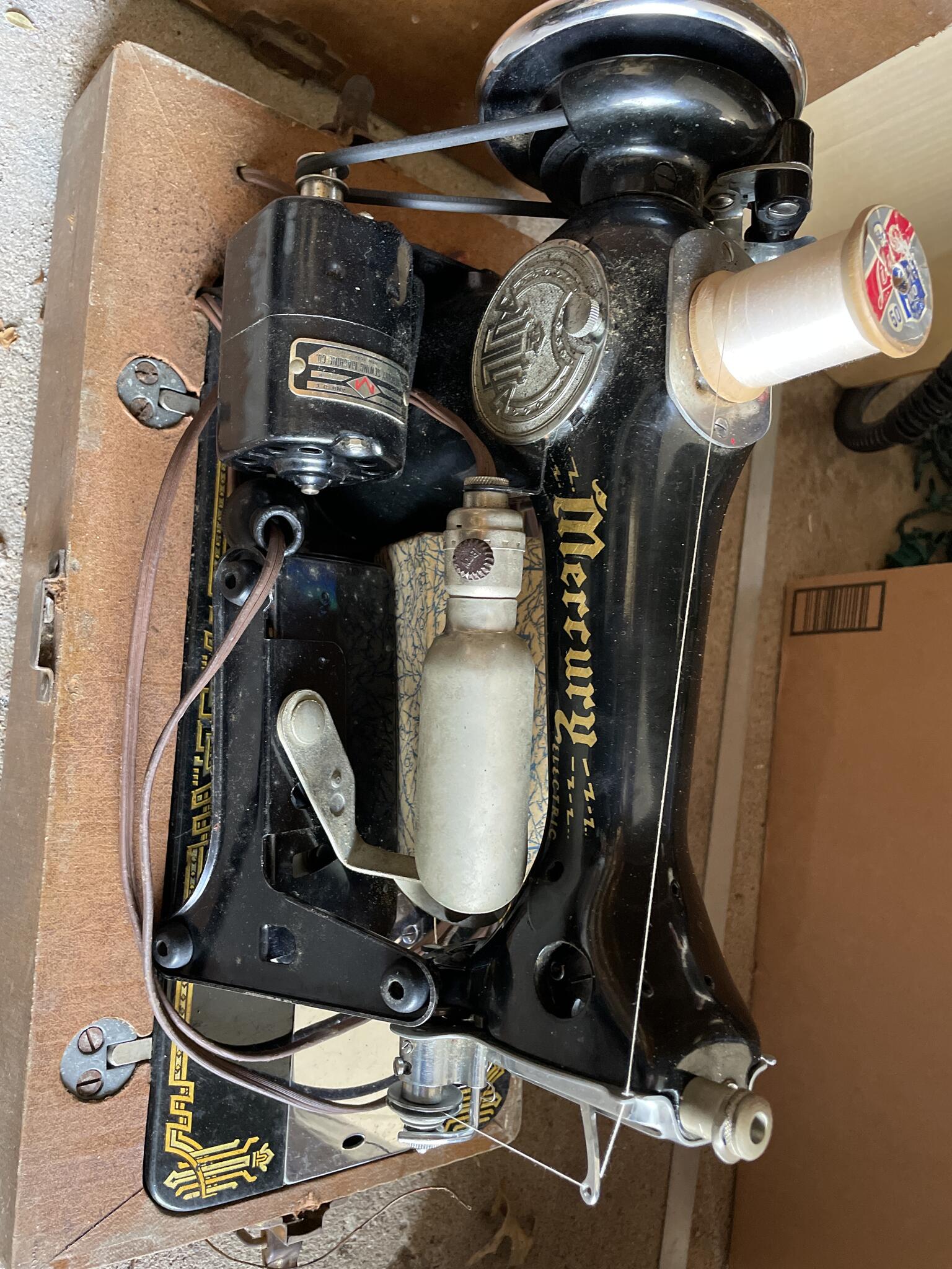 Antique mercury electric sewing machine does not work for Free in