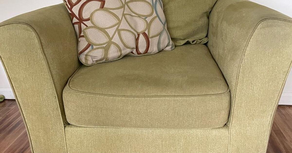 Green Chair For Sale for 145 in Ukiah, CA Finds — Nextdoor