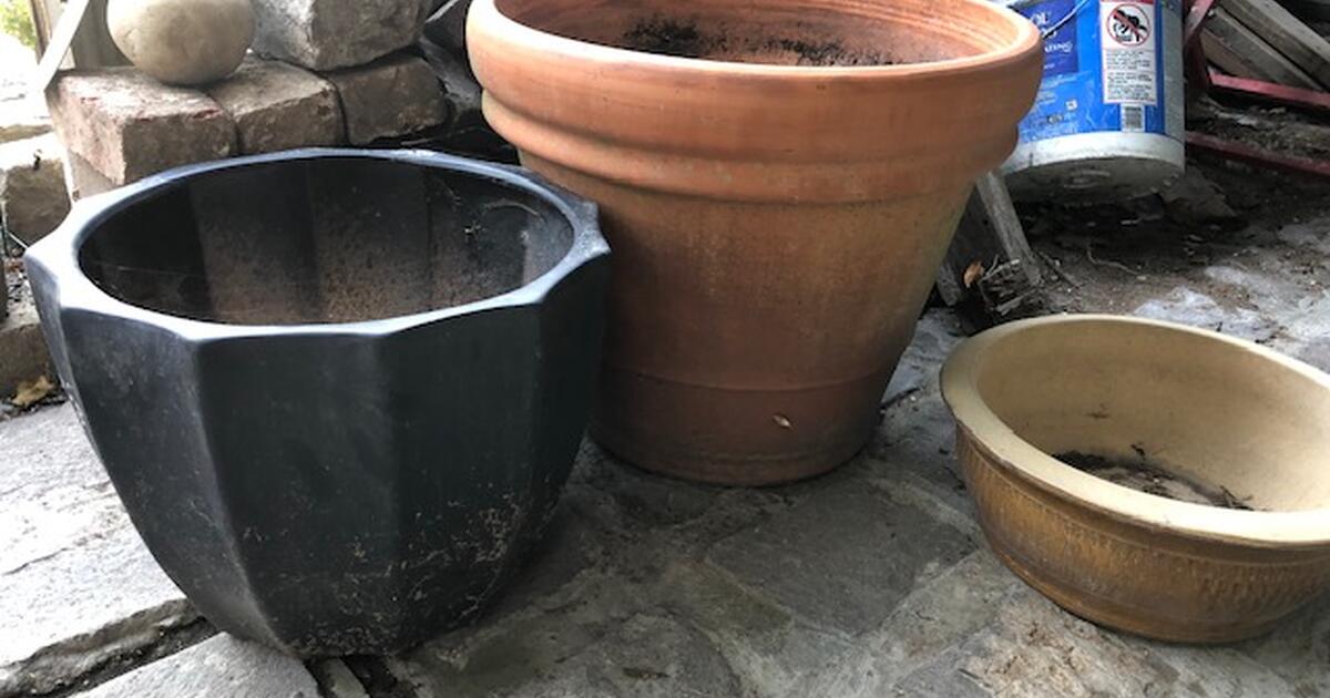Free Pots, Outdoor Chair & Large Dog Bed for Free in San Francisco, CA