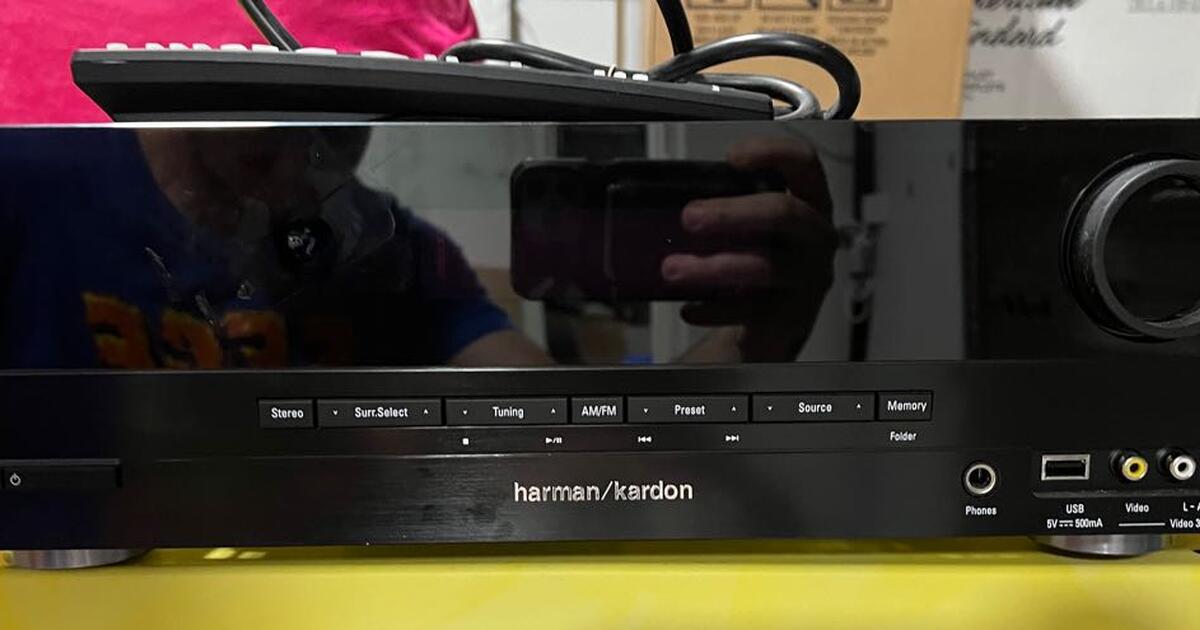 Harman Kardon AVR 700 A/V Stereo Receiver for 30 in Peachtree Corners