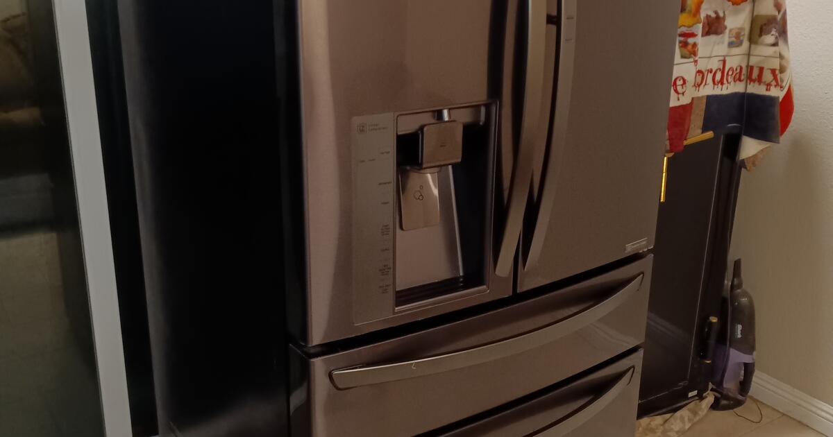 LG lg lmxs30776d/02 Refrigerator Like New But Needs New Compressor