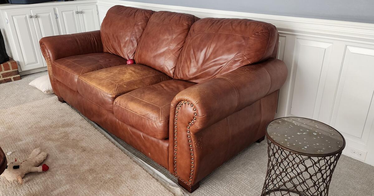 Leather Couch 0 for Free in Raleigh, NC Finds — Nextdoor