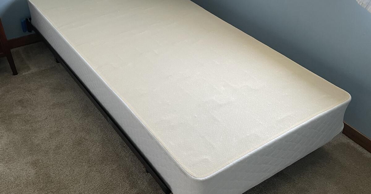 2 Twin XL Box Springs and Frames for Free in Blaine, MN Finds — Nextdoor