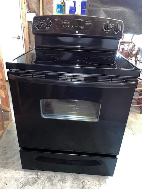 New GE electric self-clean range for $450 in Harrisburg, PA | For Sale ...