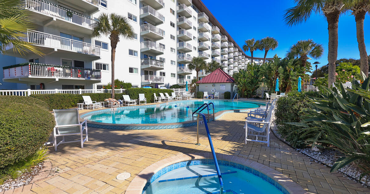 1 BR/1 BA CONDO FOR SALE 100 Silver Beach Ave 726, Daytona Beach, FL