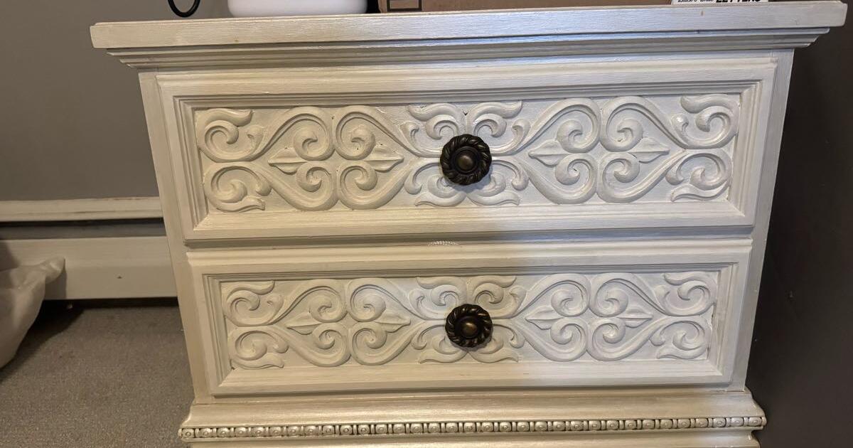 Ornate White Nightstand for 30 in Landing, NJ For Sale