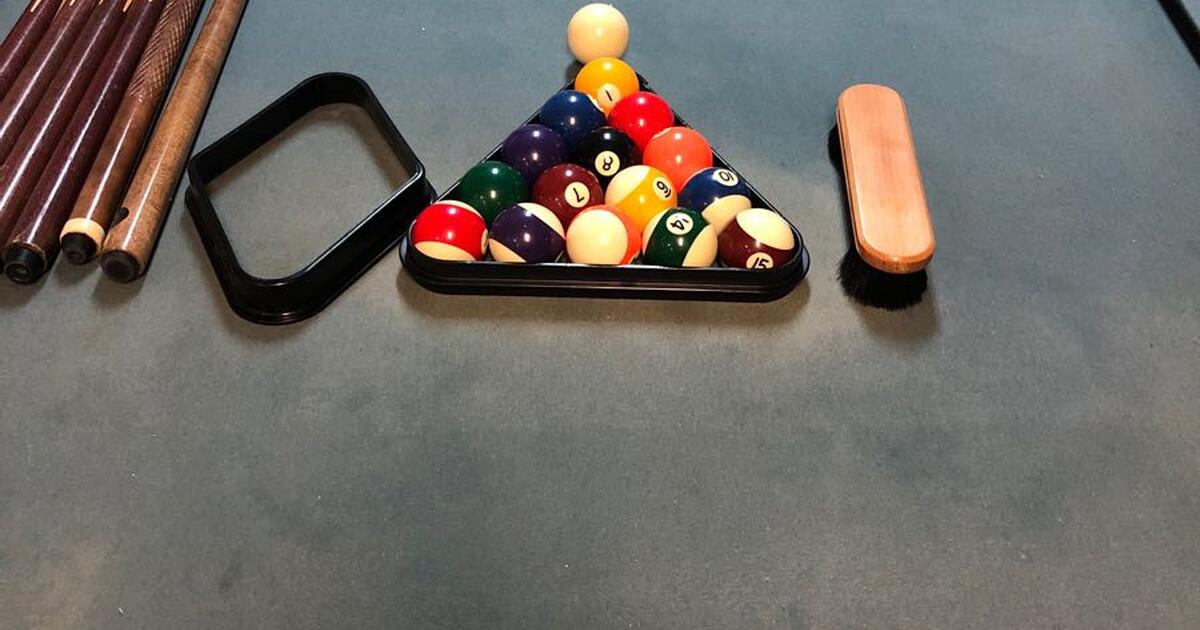 Steepleton Pool Table and 4 Tall Chairs for 300 in Louisville, KY