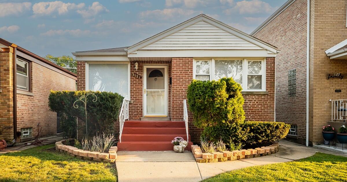 West Rogers Park House for Rent for Free in Morton Grove, IL For Sale & Free — Nextdoor