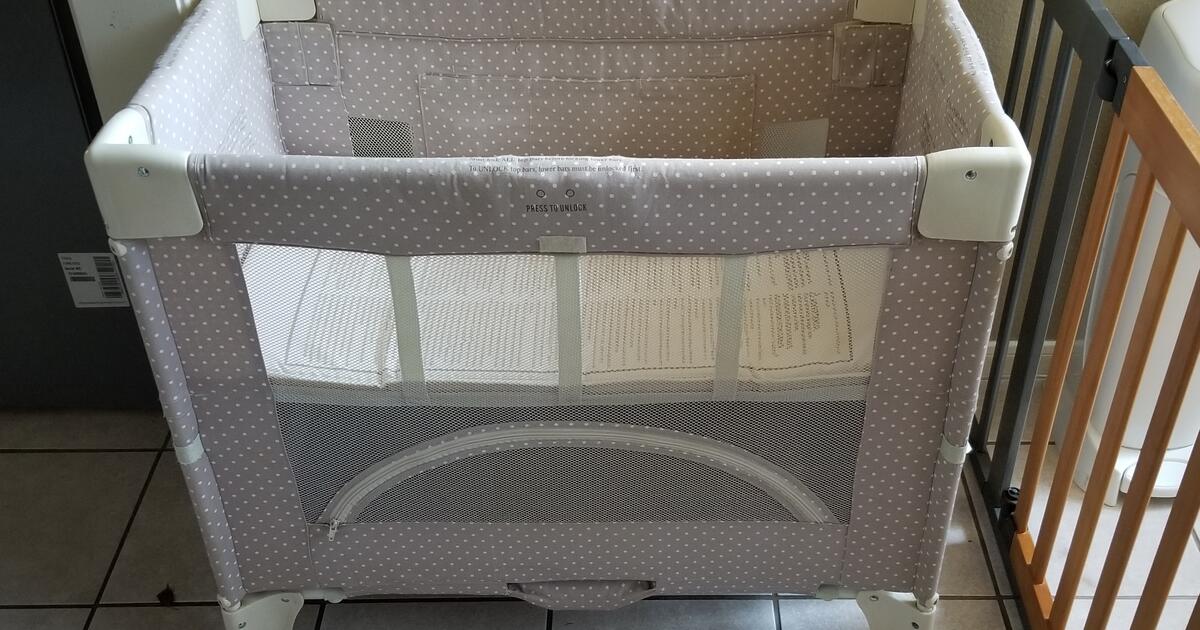 Arm's Reach Sleeper, and 3 fitted sheets (1 Dr. Seuss