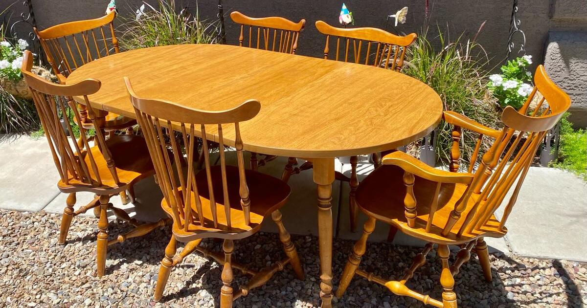 Vintage Solid Table Set With 2leafs & 6 Solid Wood Windsor Style Chairs