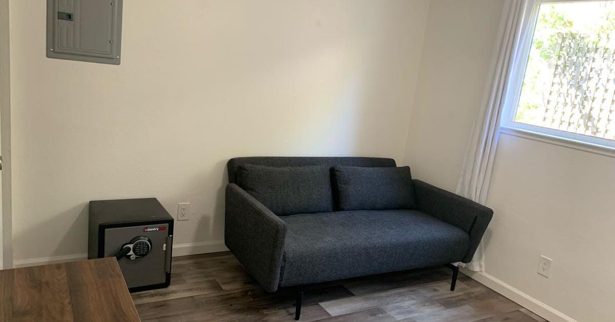 California Workspace/Studio Space Guest Room for Rent for 800 in
