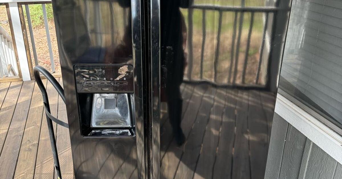 Whirlpool Refrigerator for Free in Bastrop, TX For Sale & Free — Nextdoor