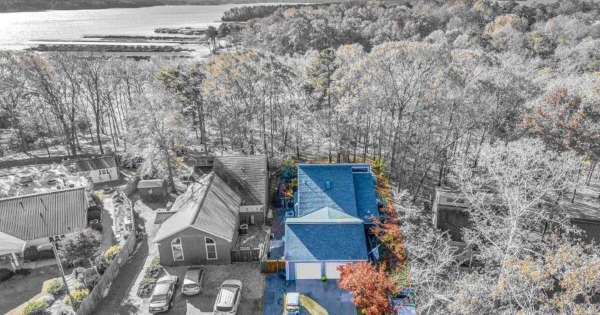 Lake front home beside Portman for 437000 in Townville, SC For Sale