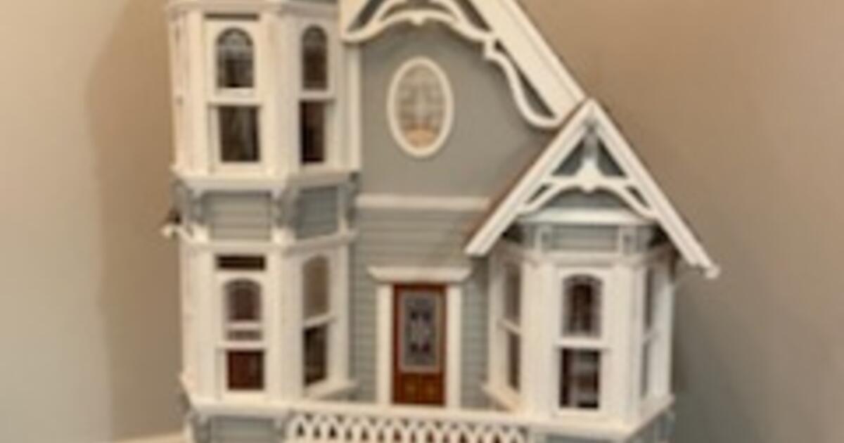 San franciscan 2024 dollhouse kit