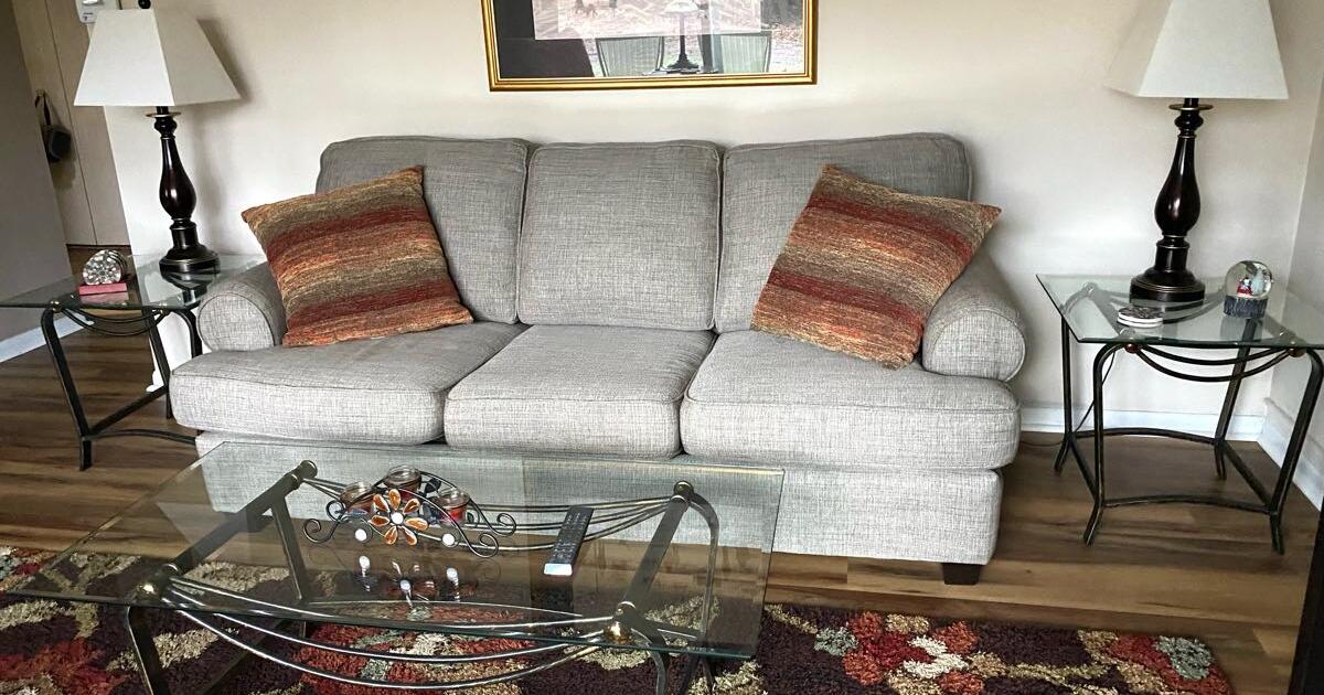 Decor Rest Couch from Talsma for 350 in Grand Rapids, MI For Sale