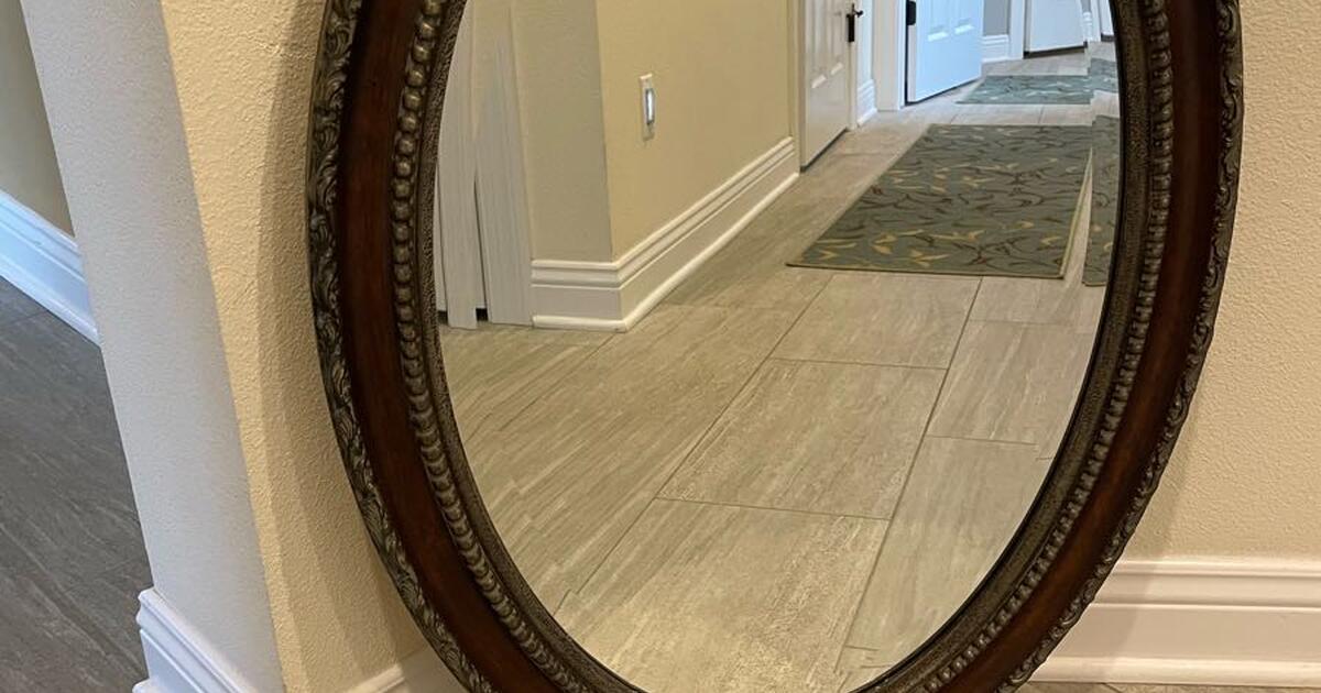 Mirror oval 25 x 36” for $25 in Elkhorn, WI | For Sale & Free — Nextdoor