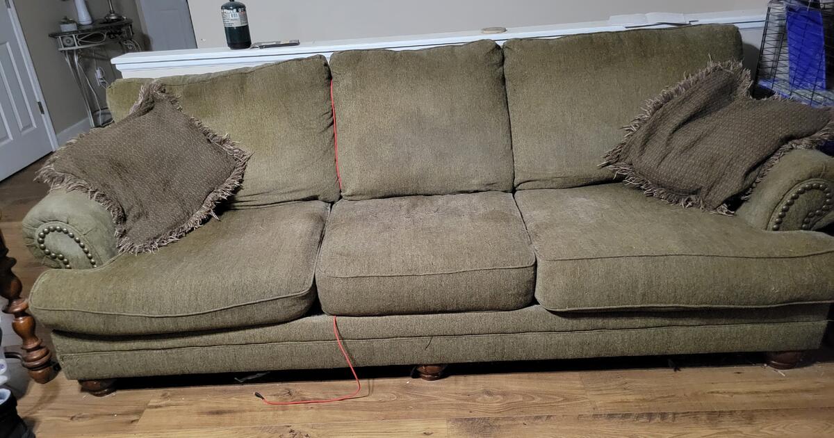 couch for Free in Imperial, MO For Sale & Free — Nextdoor