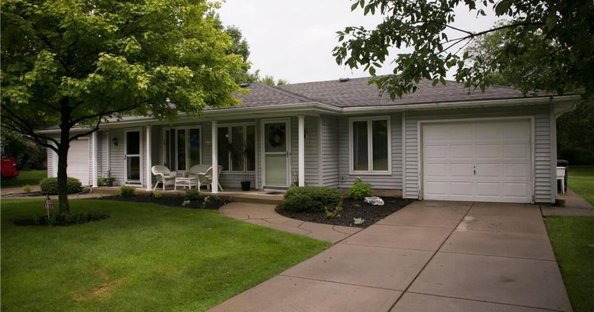 Reduced Price! Great home for rent in Clarence Schools for 1850 in