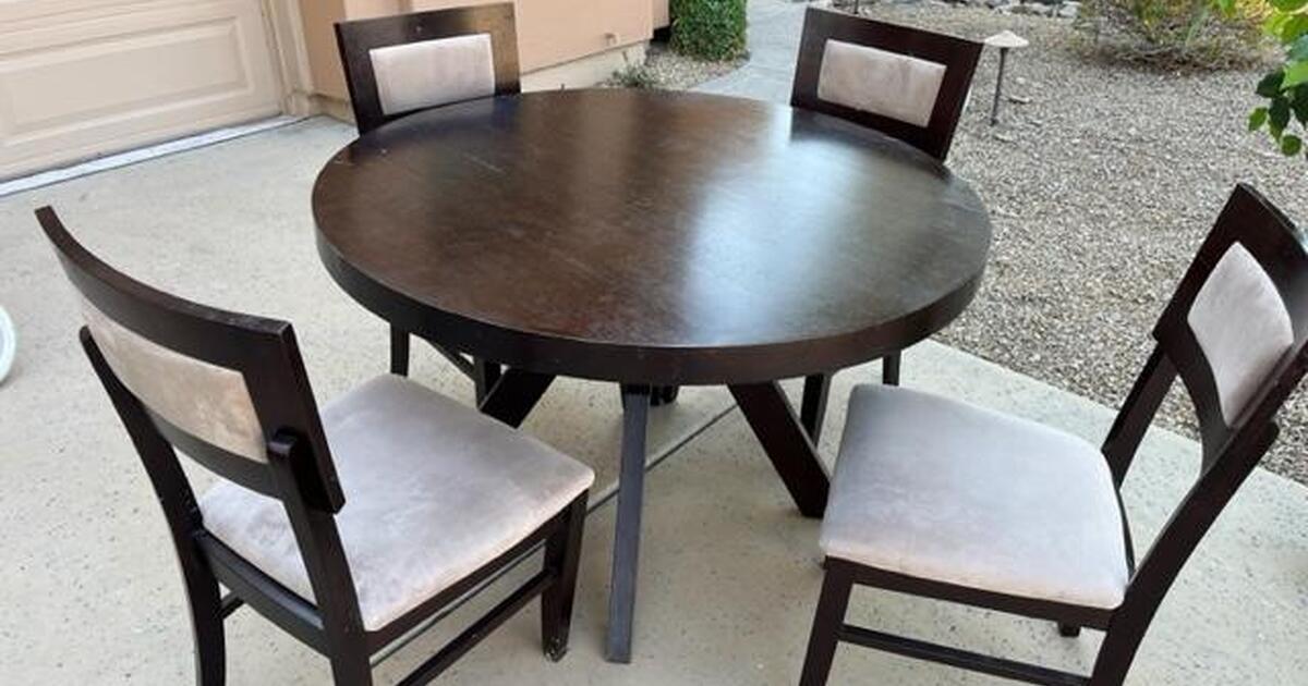 Round breakfast table with 4 matching chairs for 75 in Scottsdale, AZ
