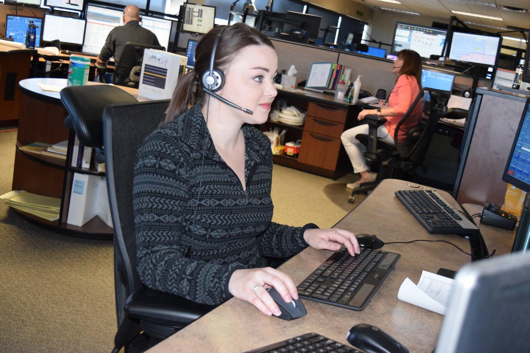 join-us-for-a-one-day-only-hiring-event-to-become-a-911-dispatcher