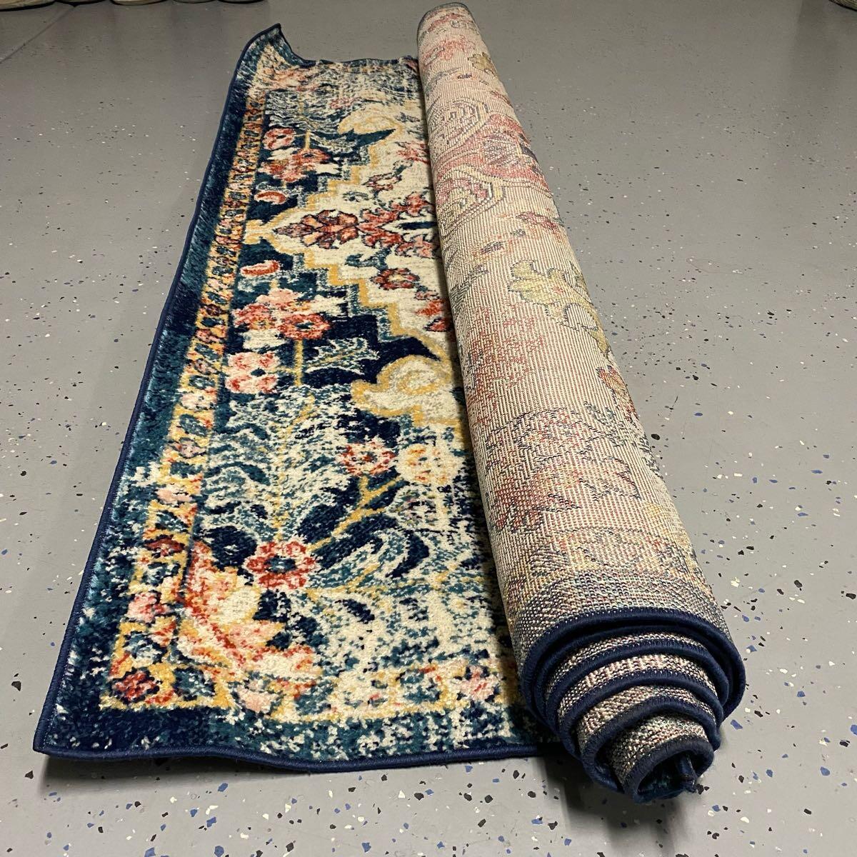 Beautiful Rug NEW 6’7x9 for 100 in Peoria, AZ For Sale & Free