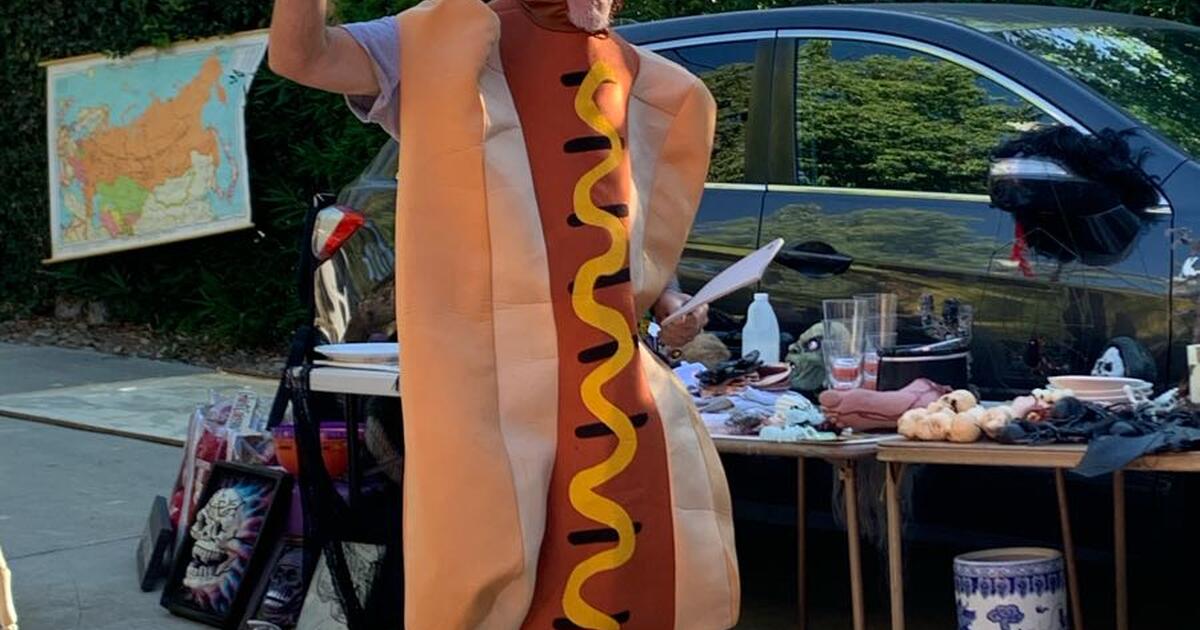 Big Halloween Yard Sale in Altadena, CA For Sale & Free — Nextdoor