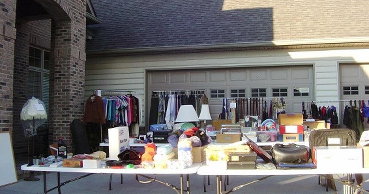 Time for that GARAGE SALE CLEAN UP AND TURN YOUR "STUFF" INTO CASH for 5 in Loudon, TN