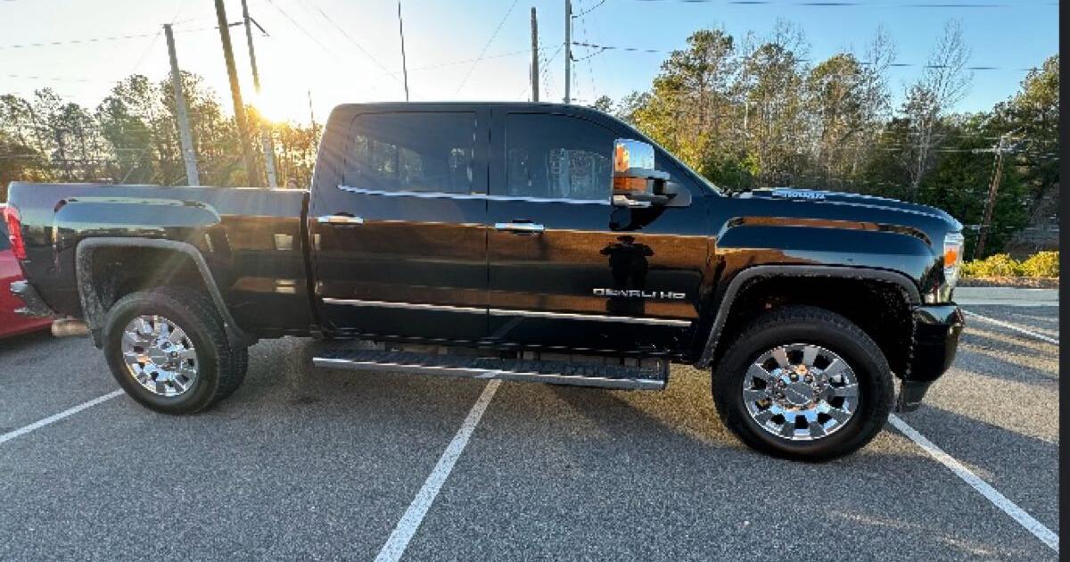 GMC Denali 2500 Diesel HD Truck 2017 For 37000 In Lizella GA For gmc-denali-2500-diesel-hd-truck-2017-for-37000-in-lizella-ga-for