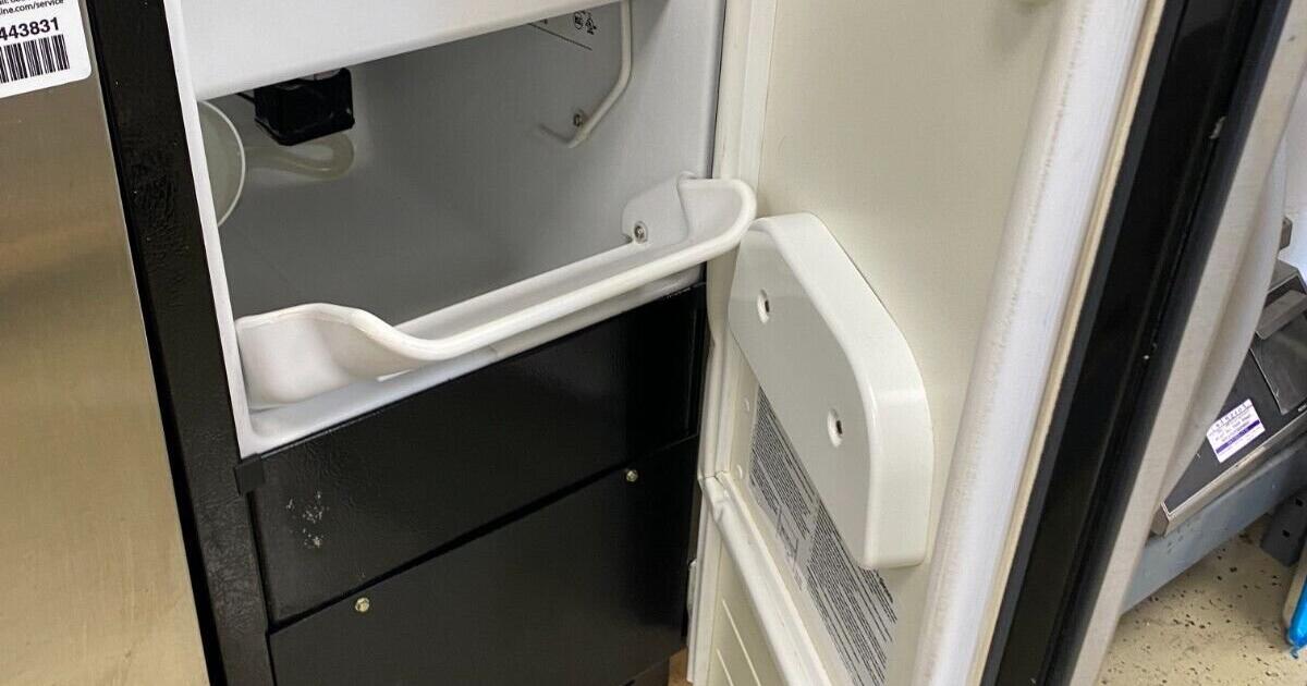 Kitchenaid Under Counter Ice Maker in Leavenworth, KS For Sale & Free