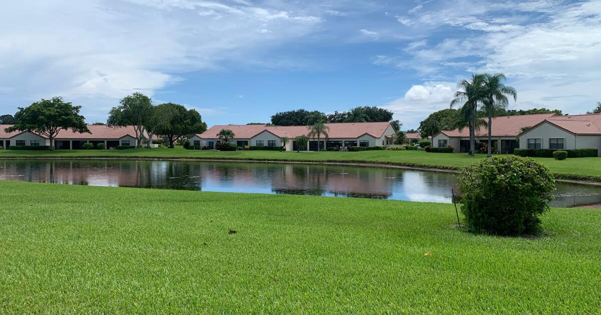 Villa in Aberdeen East/ The Shores for 375000 in Boynton Beach, FL
