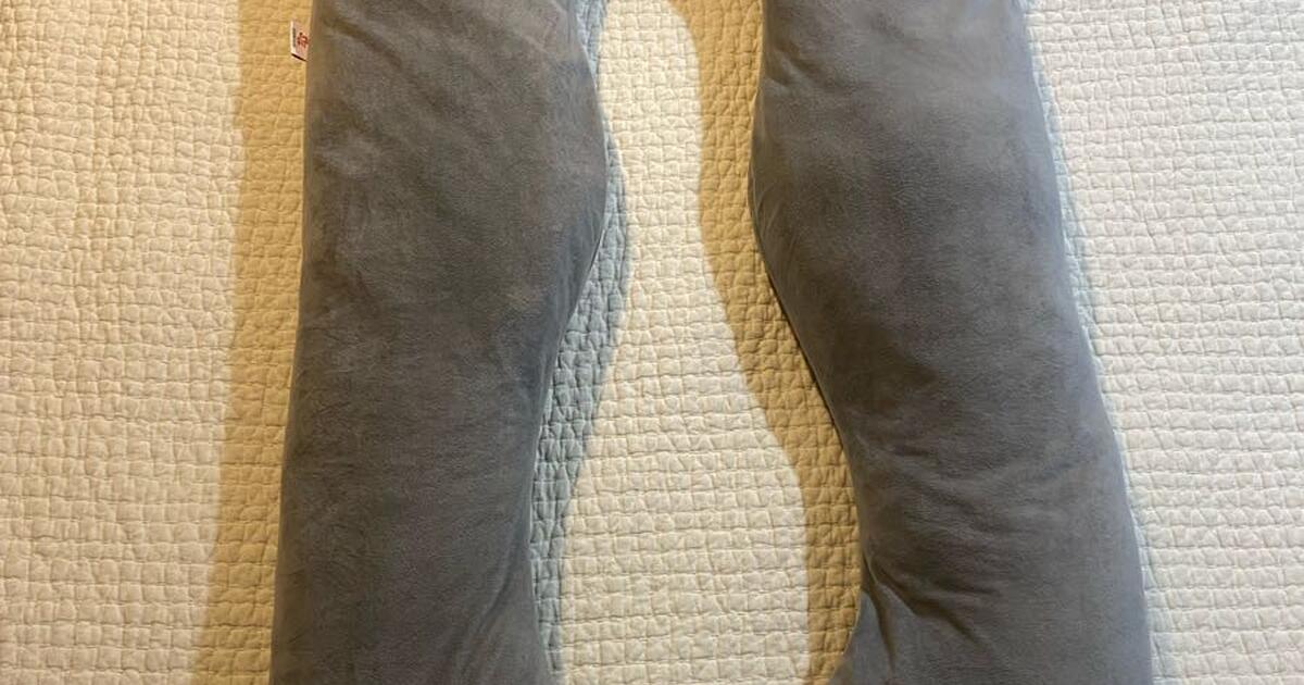 Queen Rose Pregnancy Pillow for 25 in Centreville, VA Finds — Nextdoor