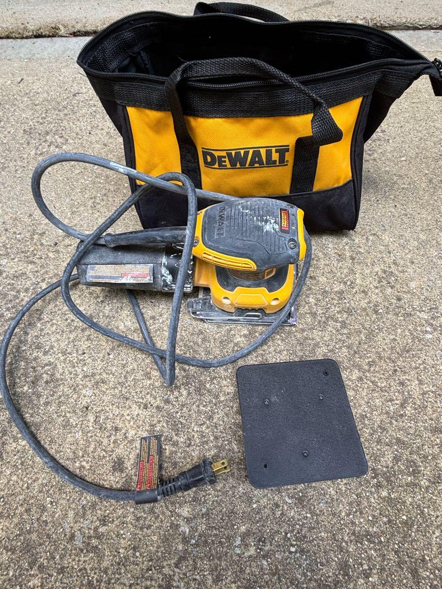 DeWalt Sander with Bag