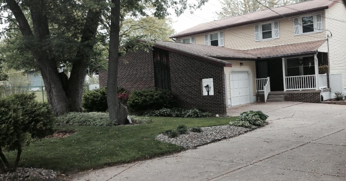 FOR RENT duplex/townhome style for 1250 in Canton, OH For Sale & Free — Nextdoor
