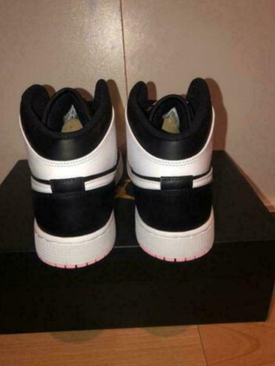 Nike Air Jordan 1 Mid “Black Artic Pink” Maat 38 Voor 150 € In Rotterdam,  ZH | Gratis/Te Koop — Nextdoor